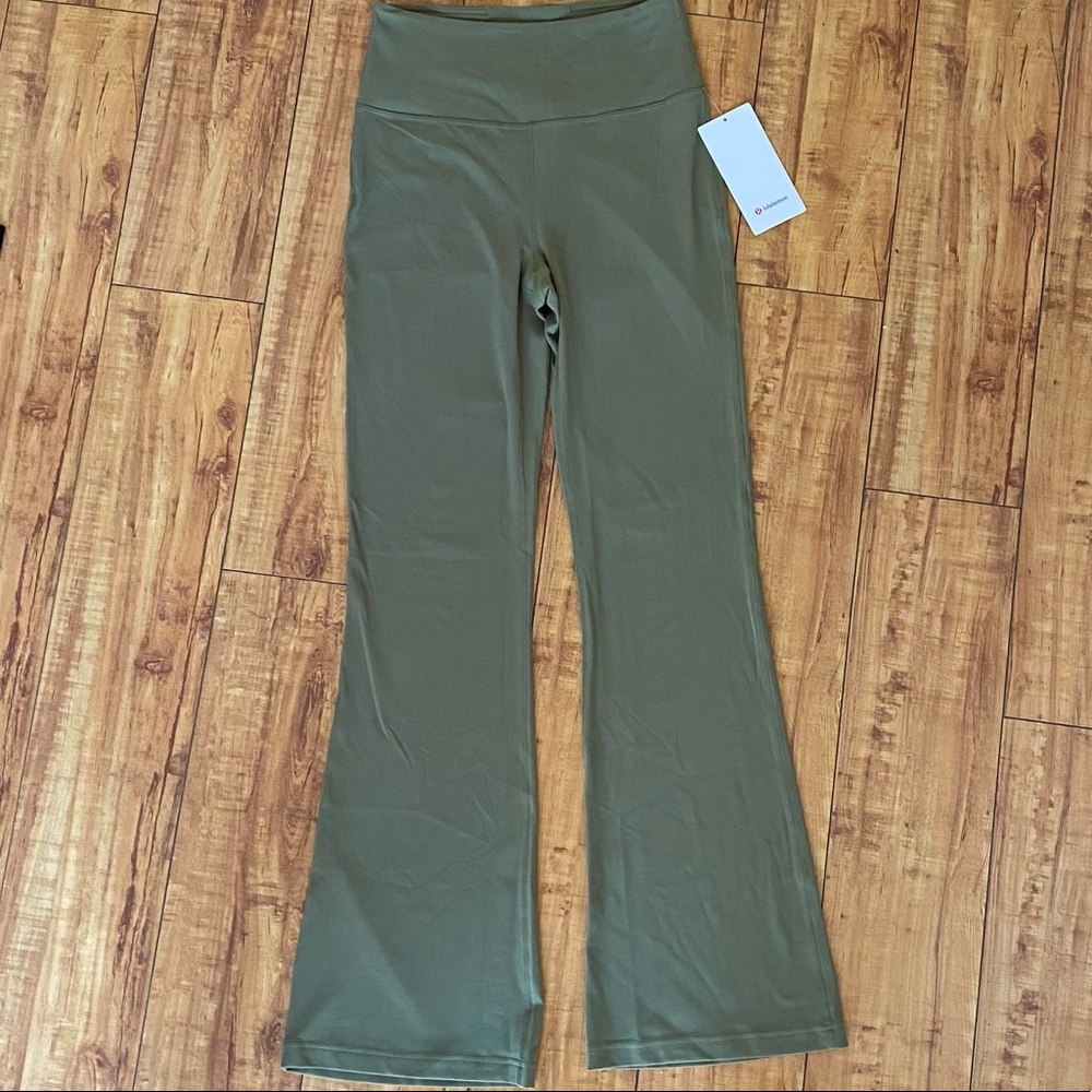 Lululemon Groove Super High Rise Flared Pant Nulu Size 8 NWT